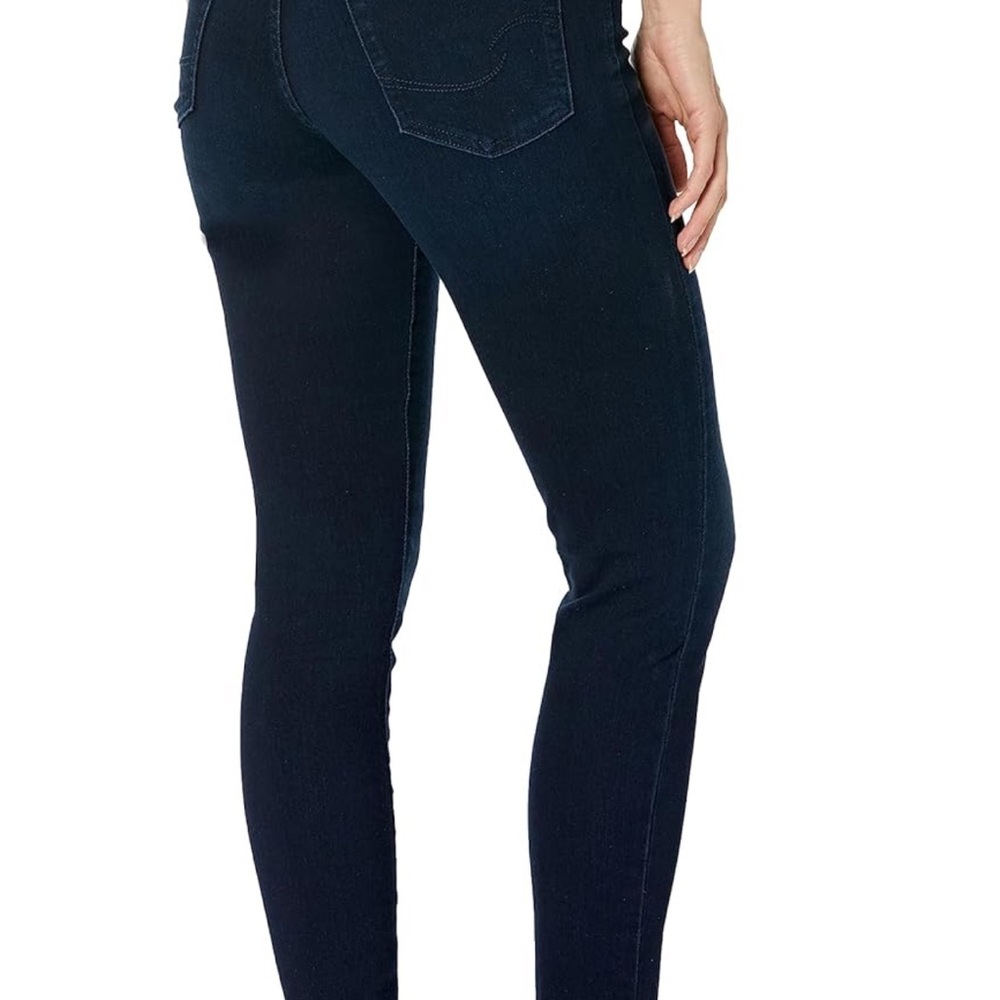 Levi Strauss Signature Totally Shaping pull-on skinny jeans - Picture 9 of 10